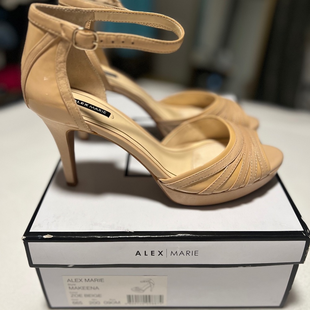 NWT Alex Marie Makeena Beige Platform pump Size 9M